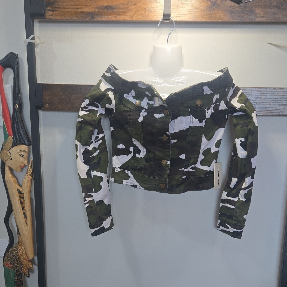 American Bazi Green Camouflage Off Shoulder NWT Jacket Y2K Missy Ciara Rihanna